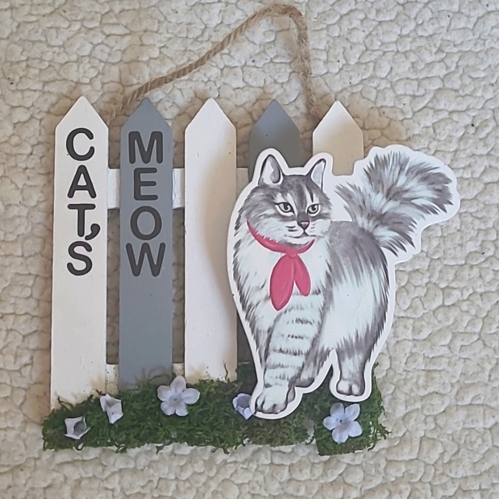 Handcrafted wooden cat picture